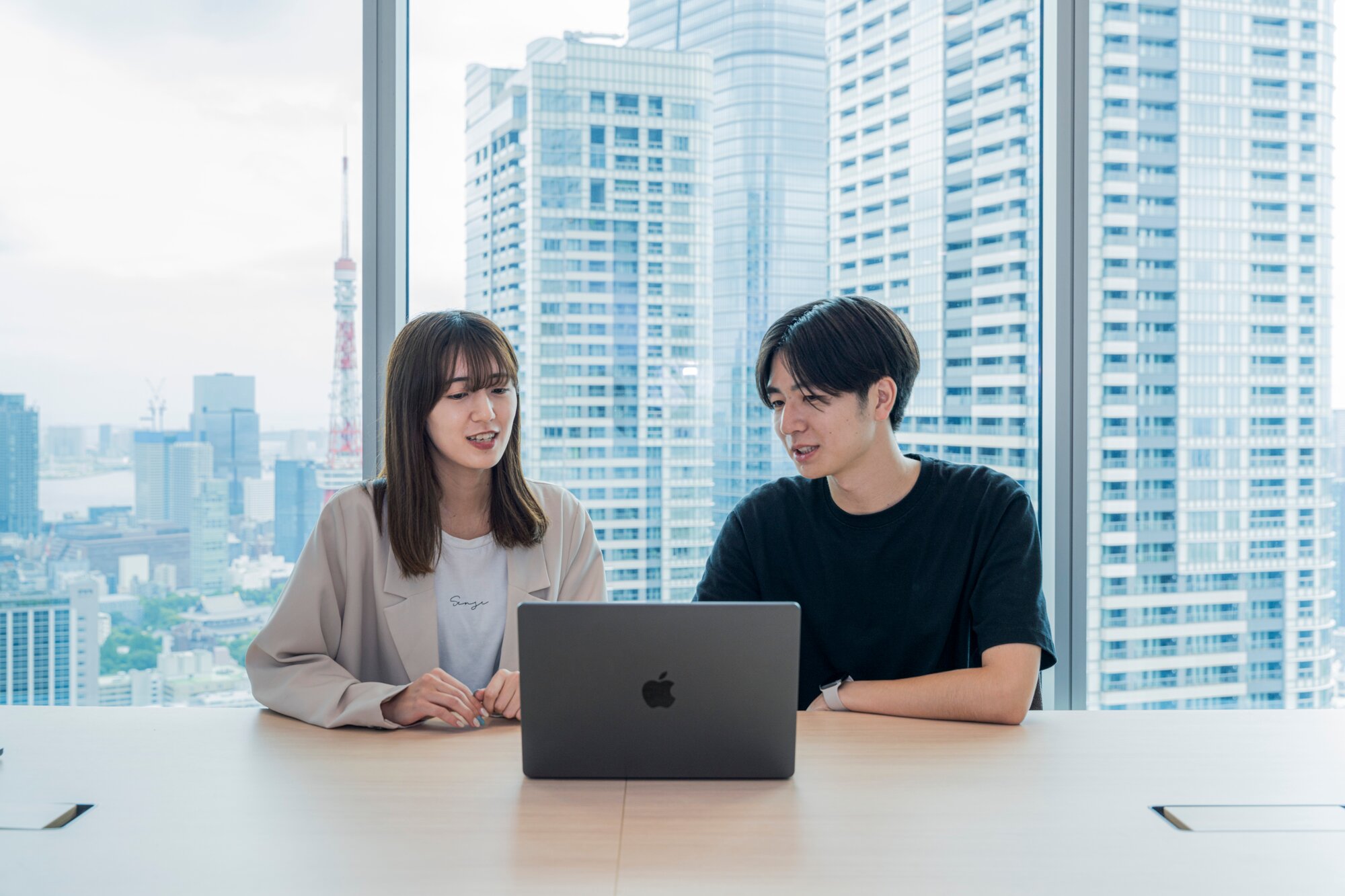 新しい事業の種を生み出すMeeting Room